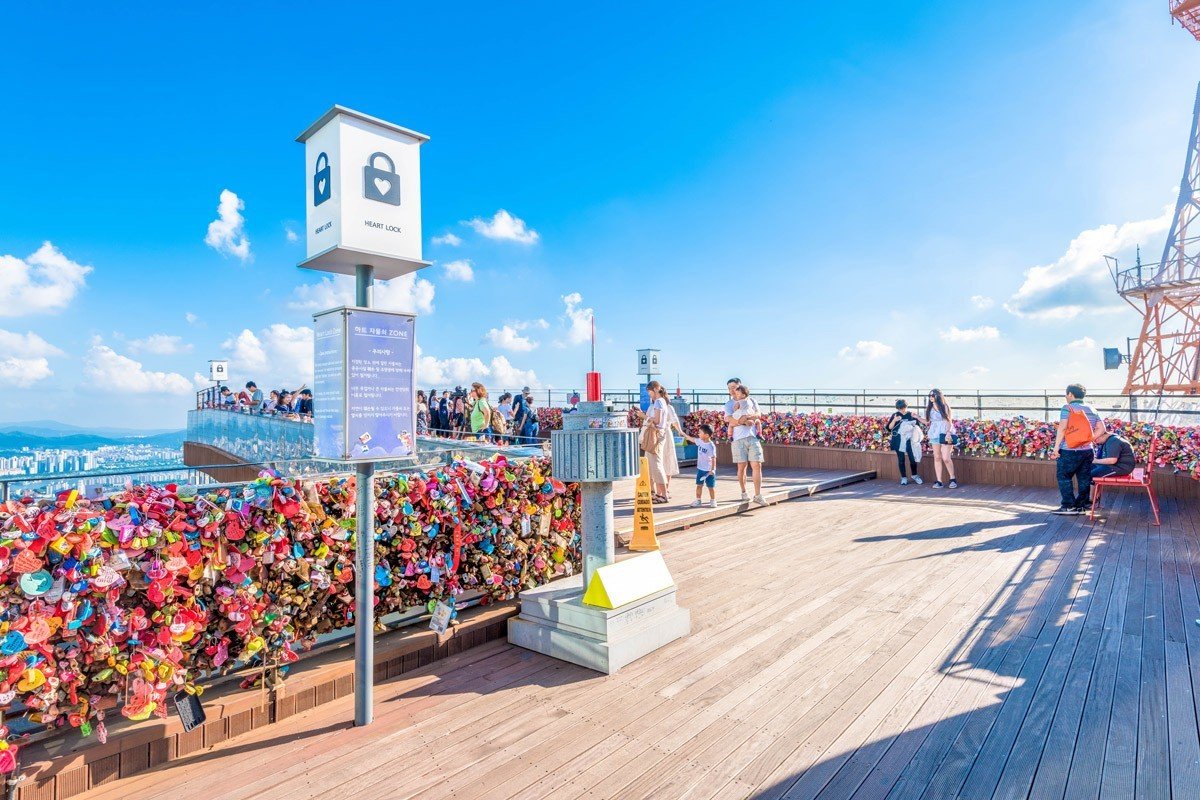 HÀNG RAO O KHOA TINH YEU